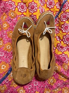 Manitobah Moccasins Size 10 Tan Suede Ballet Flats with Bead Accent
